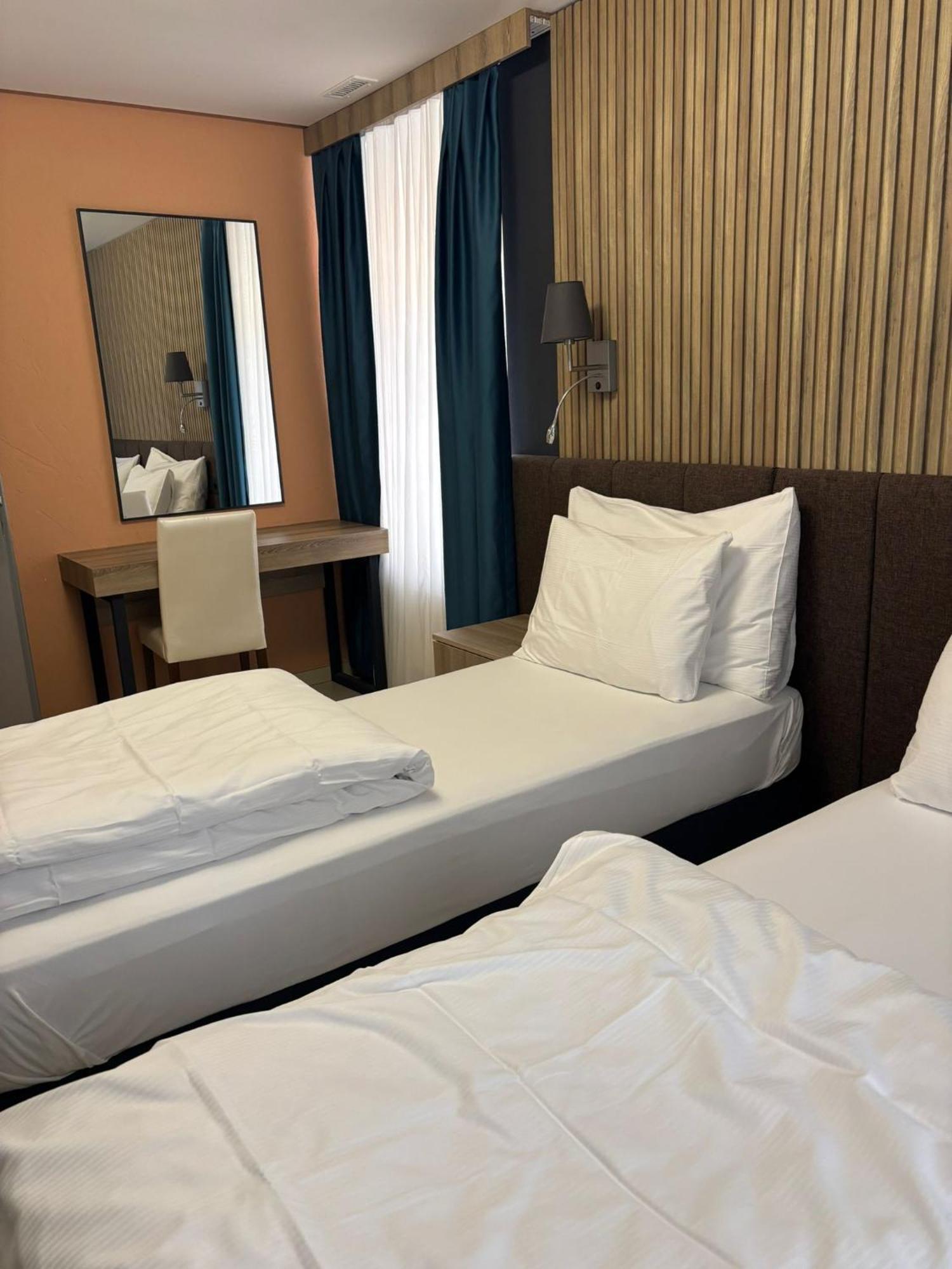 Nani City Hotel Zurich Bagian luar foto